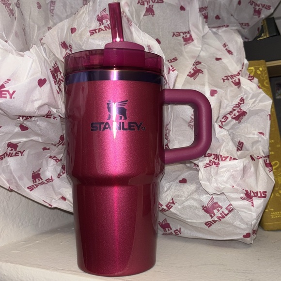 STANLEY: THE VALENTINE’S DAY QUENCHER H2.O FLOWSTATE TUMBLER WITH HANDLE | 20 OZ - Picture 8 of 14